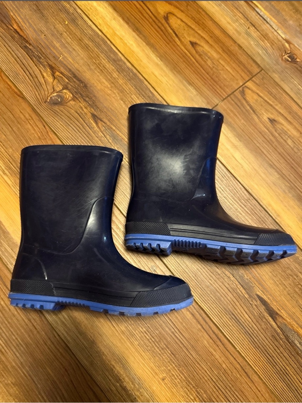 Size 11/12 Kids Navy Blue Rain Boots with Blue Soles